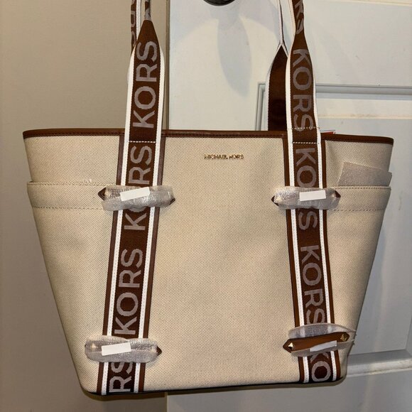 $398 Michael Kors Maeve Largo Canvas Open Tote Business Travel Carryon Handbag - Picture 2 of 10